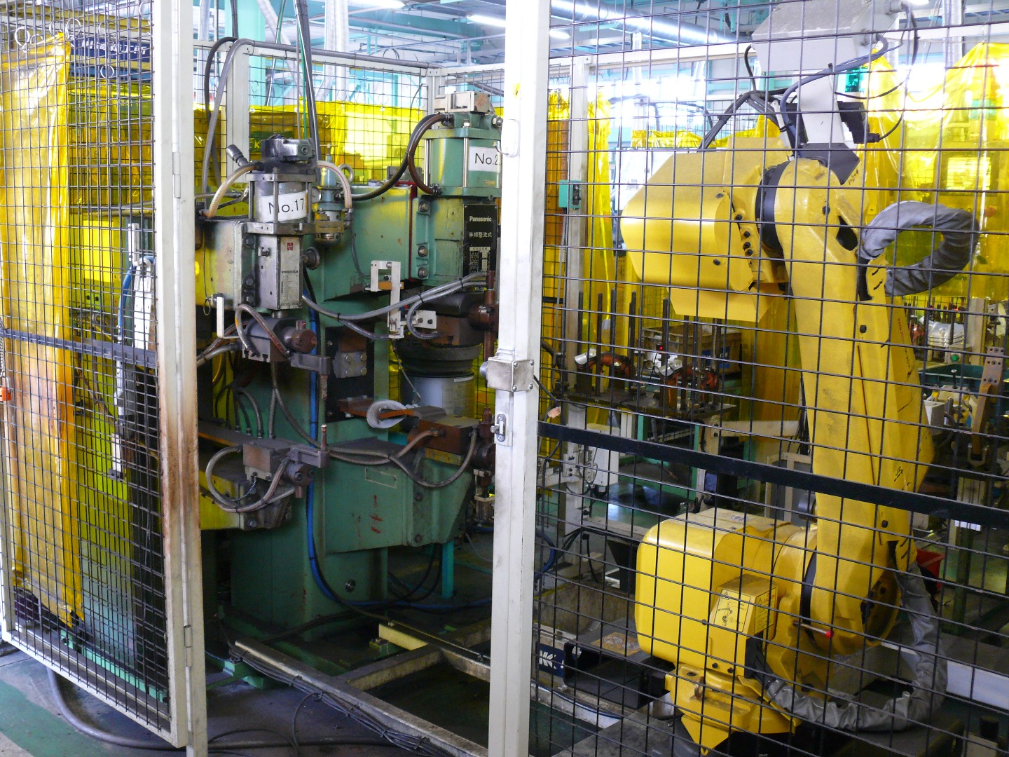 抵抗溶接ロボットシステム